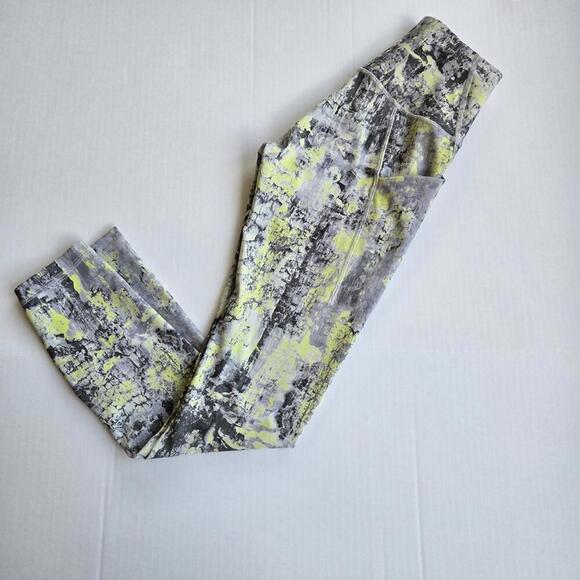 Lululemon Align High Rise Abstract Print Crop Leggings‎ Size 6 - Picture 7 of 9
